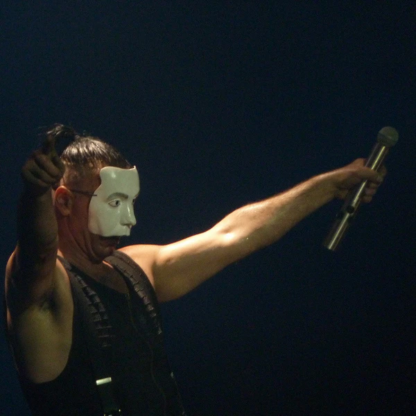 File:TillDuHastMask.png
