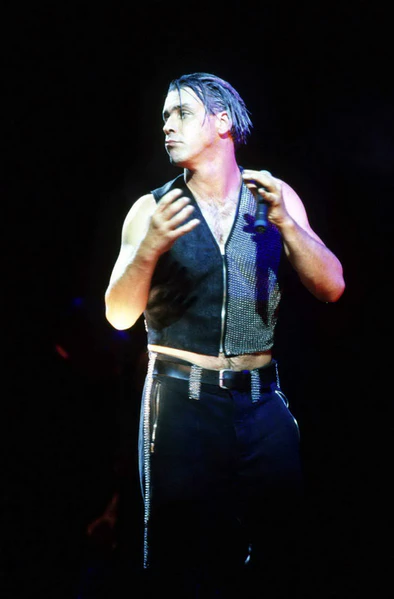 File:TillHalfAndHalfVest.jpg