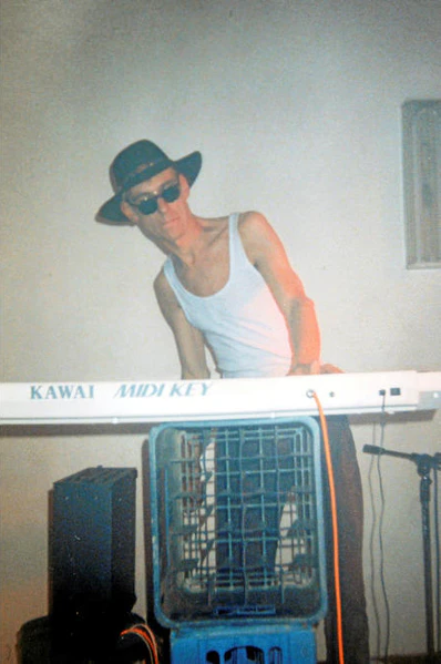 File:flake tanktop outfit.jpg