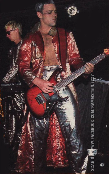 File:RichardSparklingRedCoat.jpg
